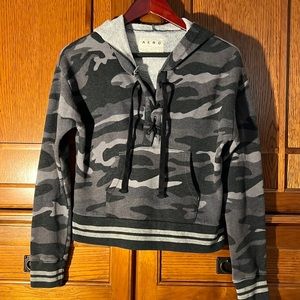 EUC Aeropostale Aero Camo Lace Up Pullover Hoodie Banded cuffs and hem